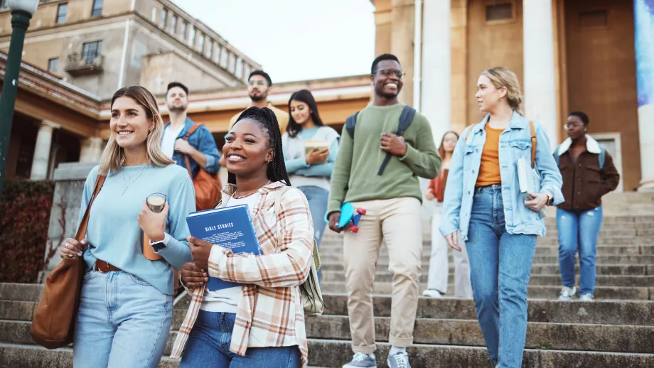 How Can You Qualify for a Full University Scholarship?